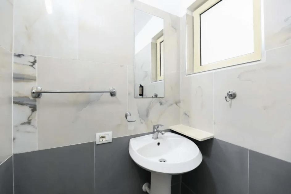 Vila Agolli Vlore Ngoại thất bức ảnh