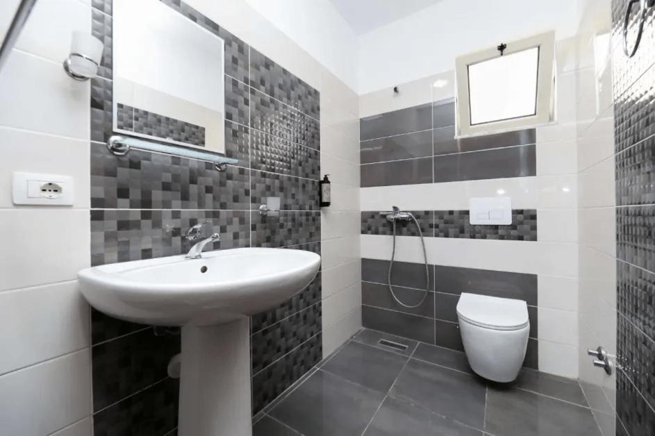 Vila Agolli Vlore Ngoại thất bức ảnh